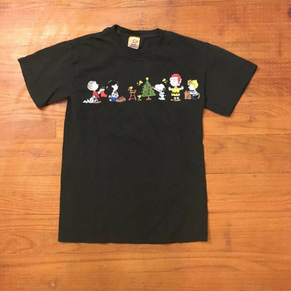 Peanuts Gang Christmas Green T-Shirt Charlie Brown